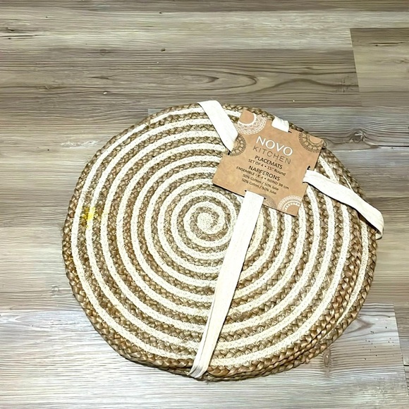 Novo jute kitchen placemats Spiral Tan Cream Set of 4 NWT 15” Round Boho Chic - Picture 2 of 7